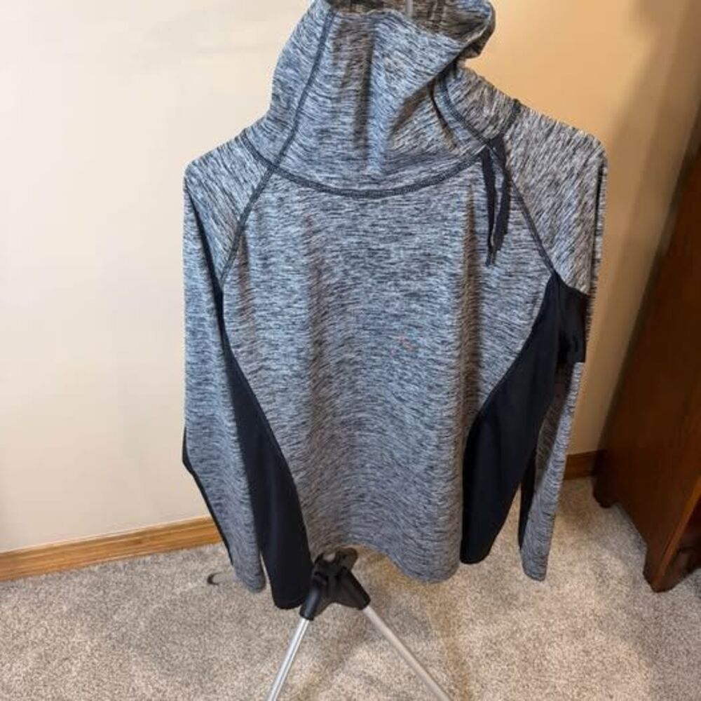 Eddie Bauer Motion Cowl Neck Pullover Size Large